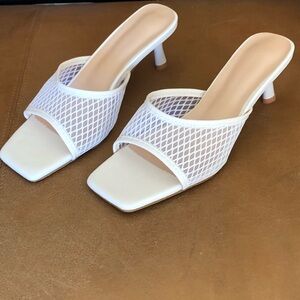 White/cream women’s sandals